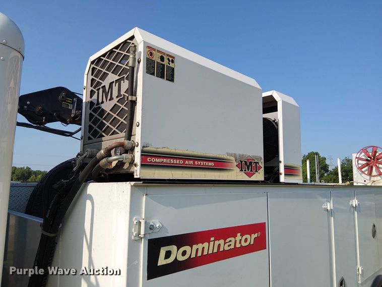 image for item DS3849 2006 Peterbilt 335 utility / service truck