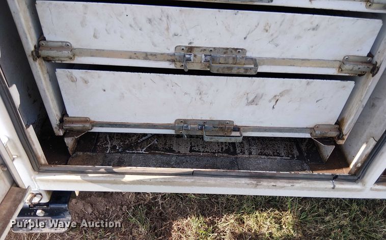 image for item DS3849 2006 Peterbilt 335 utility / service truck