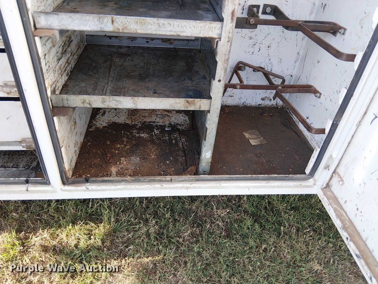 image for item DS3849 2006 Peterbilt 335 utility / service truck