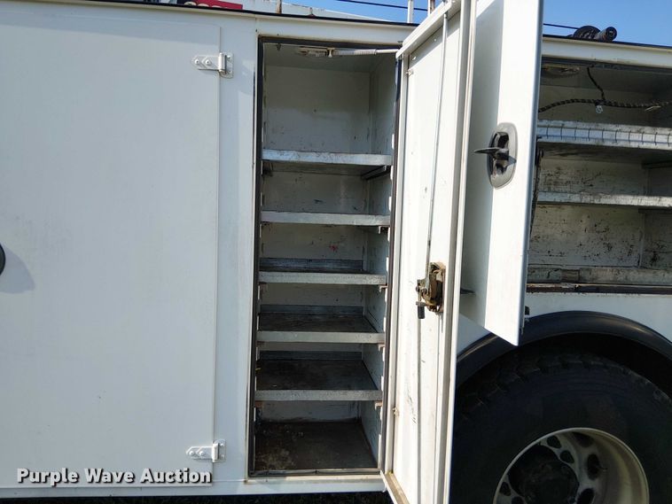 image for item DS3849 2006 Peterbilt 335 utility / service truck