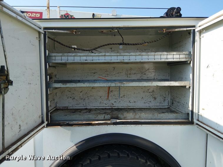 image for item DS3849 2006 Peterbilt 335 utility / service truck