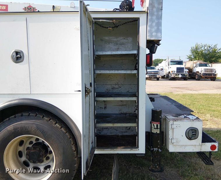 image for item DS3849 2006 Peterbilt 335 utility / service truck