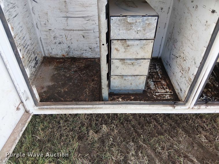 image for item DS3849 2006 Peterbilt 335 utility / service truck