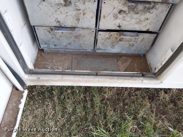 image for item DS3849 2006 Peterbilt 335 utility / service truck