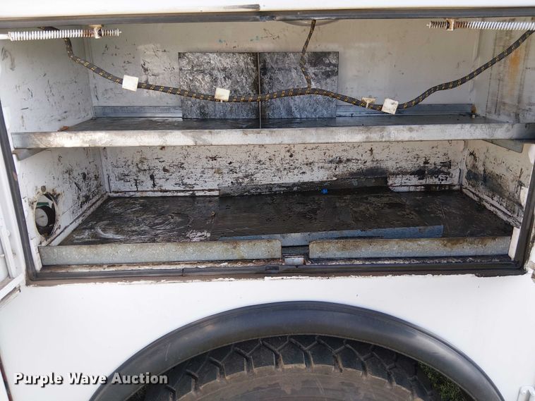 image for item DS3849 2006 Peterbilt 335 utility / service truck