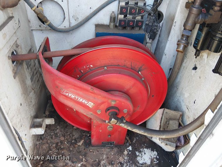 image for item DS3849 2006 Peterbilt 335 utility / service truck