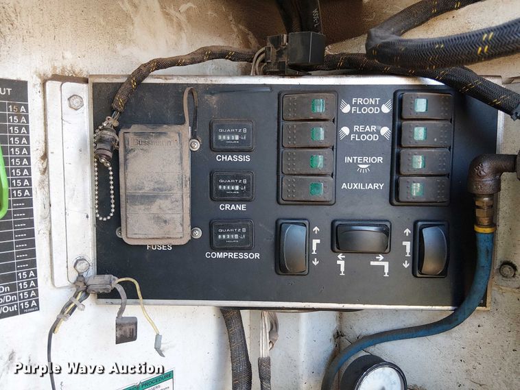 image for item DS3849 2006 Peterbilt 335 utility / service truck