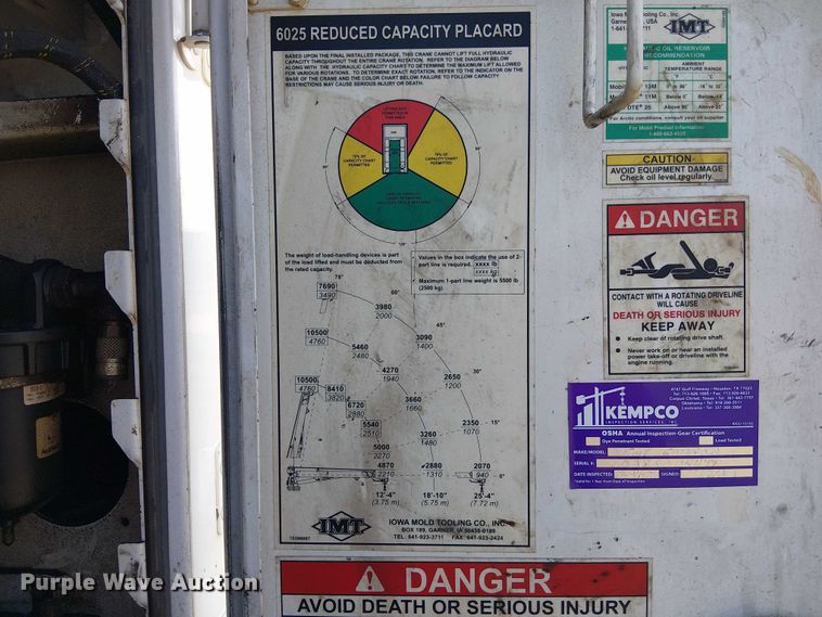 image for item DS3849 2006 Peterbilt 335 utility / service truck