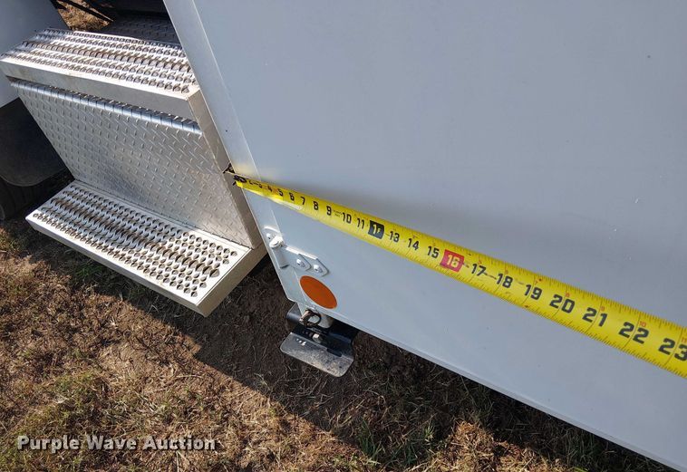 image for item DS3849 2006 Peterbilt 335 utility / service truck