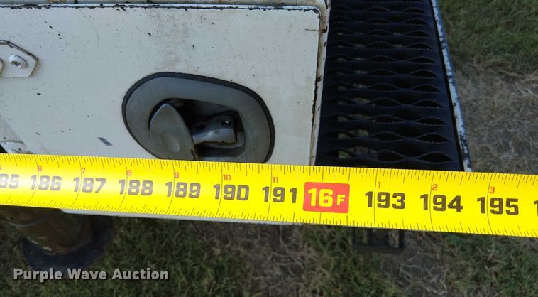 image for item DS3849 2006 Peterbilt 335 utility / service truck