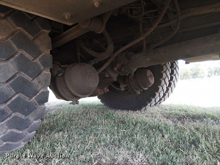 image for item DS3849 2006 Peterbilt 335 utility / service truck