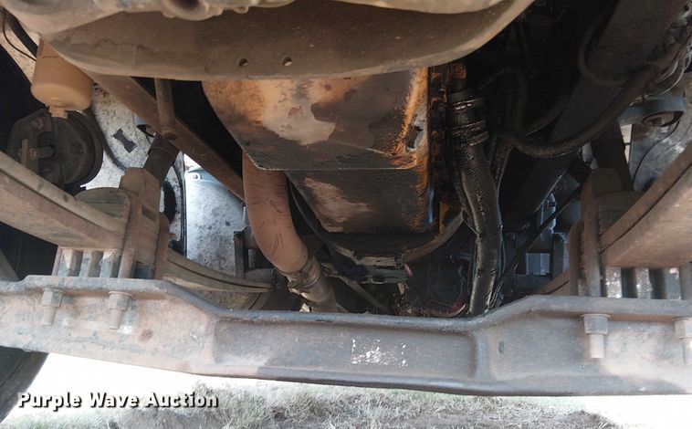 image for item DS3849 2006 Peterbilt 335 utility / service truck