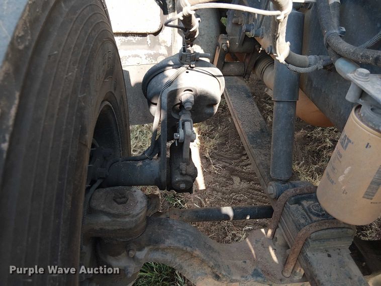 image for item DS3849 2006 Peterbilt 335 utility / service truck