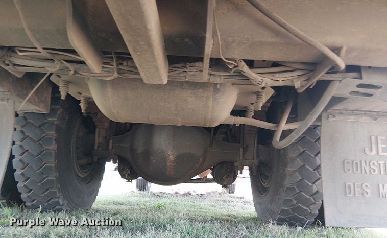 image for item DS3849 2006 Peterbilt 335 utility / service truck