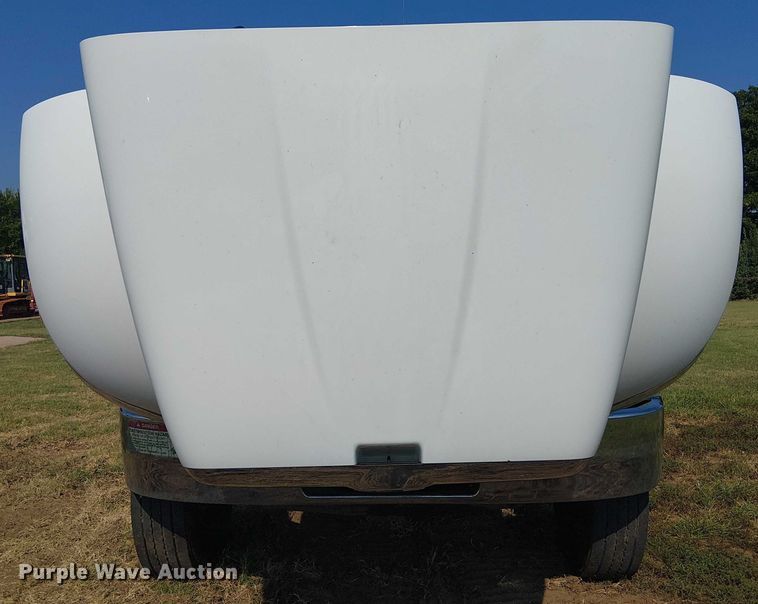 image for item DS3849 2006 Peterbilt 335 utility / service truck