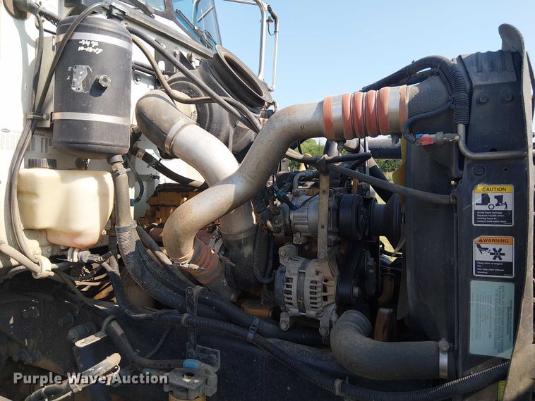 image for item DS3849 2006 Peterbilt 335 utility / service truck