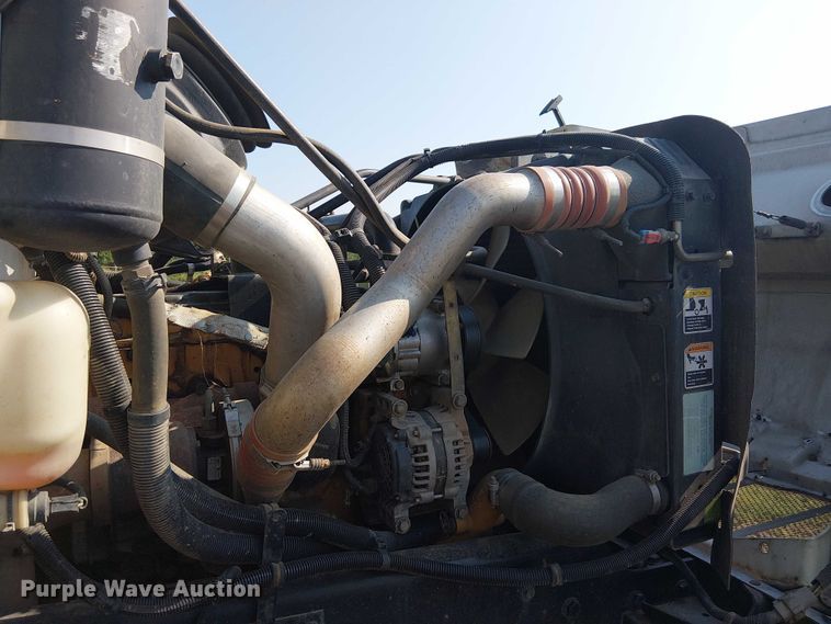 image for item DS3849 2006 Peterbilt 335 utility / service truck