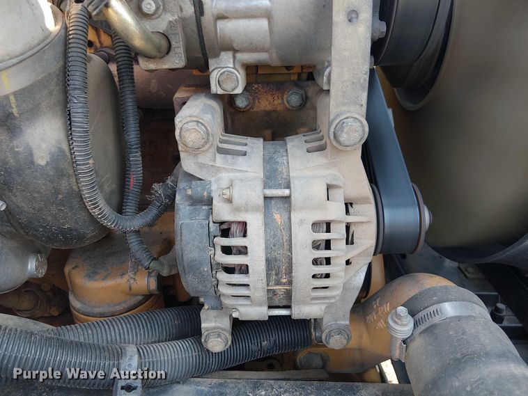 image for item DS3849 2006 Peterbilt 335 utility / service truck