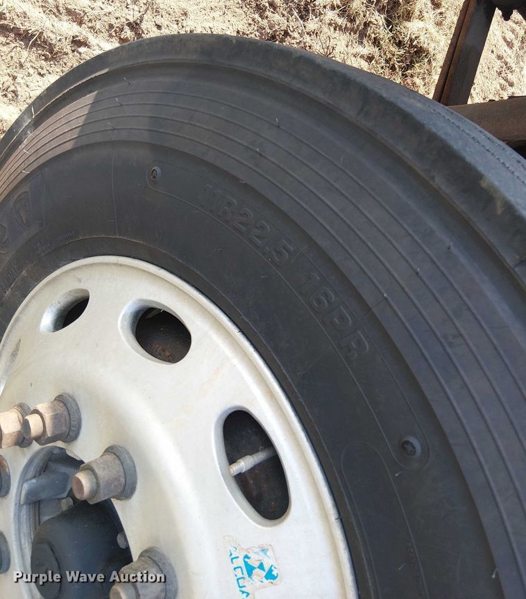 image for item DS3849 2006 Peterbilt 335 utility / service truck