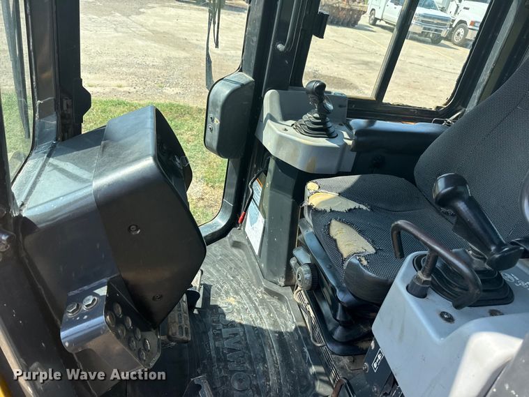 image for item DS3850 2008 Komatsu D37EX-22 dozer