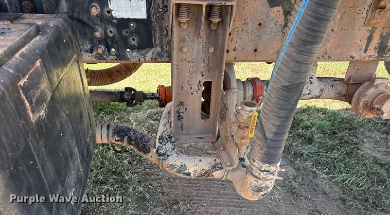 image for item DS3852 2000 GMC C7500 water truck