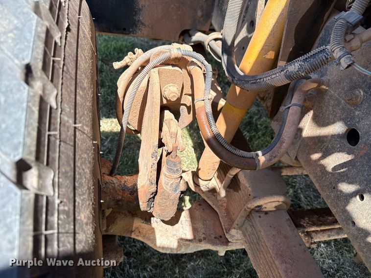 image for item DS3852 2000 GMC C7500 water truck