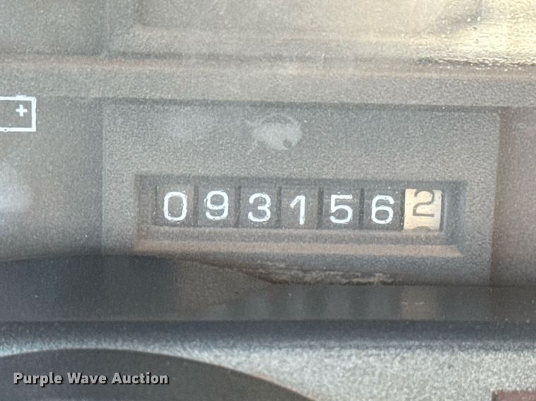 image for item DS3852 2000 GMC C7500 water truck