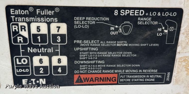 image for item DS3852 2000 GMC C7500 water truck