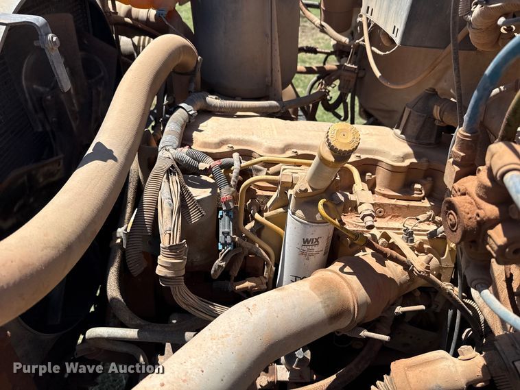 image for item DS3852 2000 GMC C7500 water truck