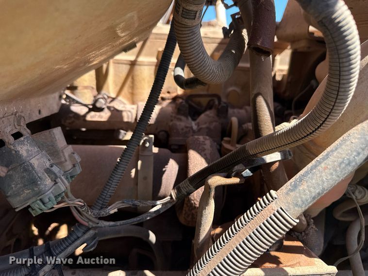 image for item DS3852 2000 GMC C7500 water truck