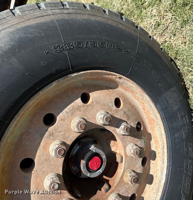 image for item DS3852 2000 GMC C7500 water truck