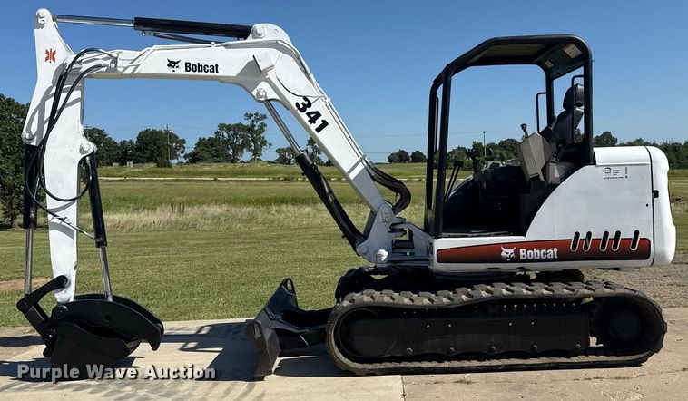 image for item DS3854 2004 Bobcat 341G mini excavator