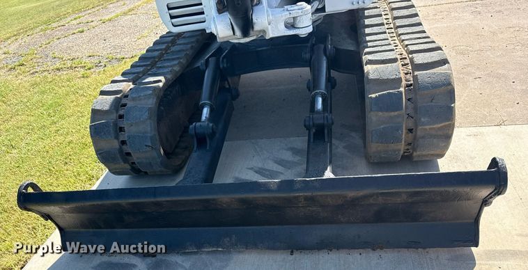 image for item DS3854 2004 Bobcat 341G mini excavator