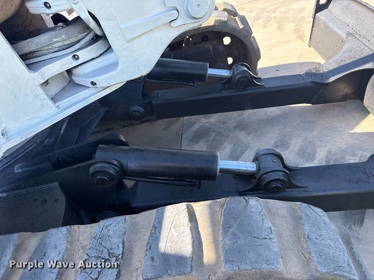 image for item DS3854 2004 Bobcat 341G mini excavator