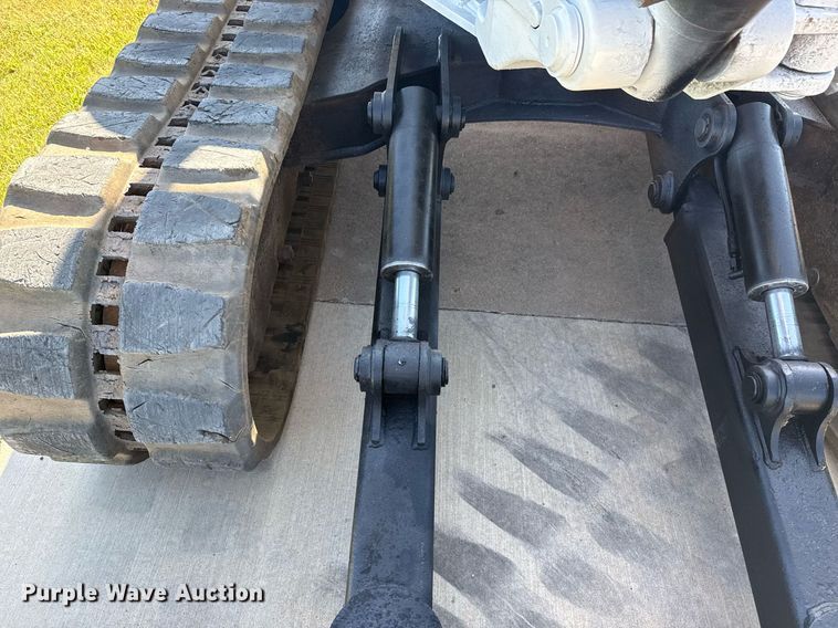 image for item DS3854 2004 Bobcat 341G mini excavator