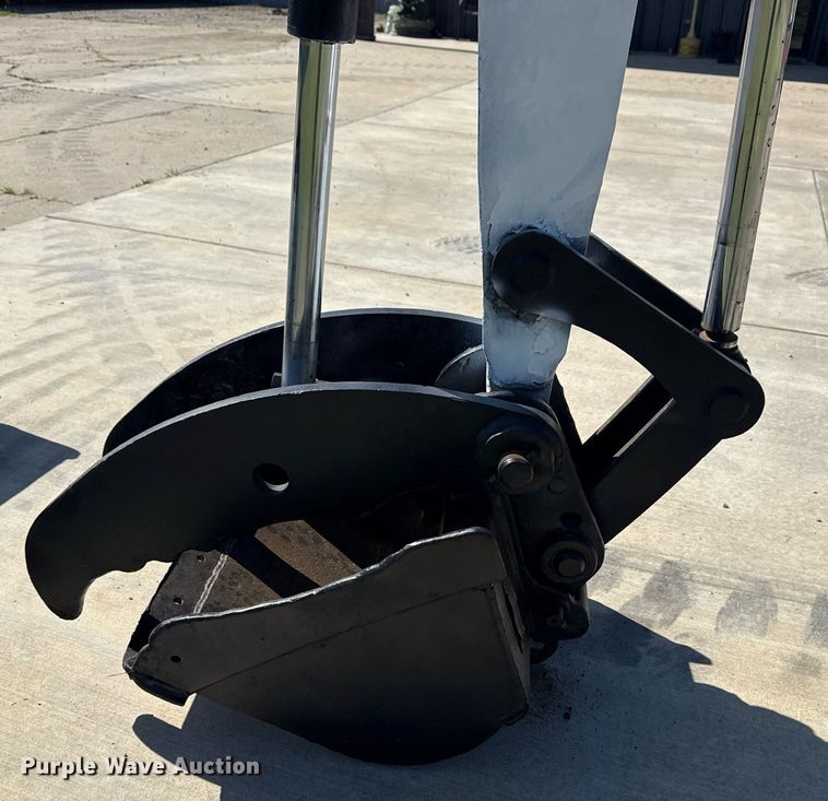 image for item DS3854 2004 Bobcat 341G mini excavator