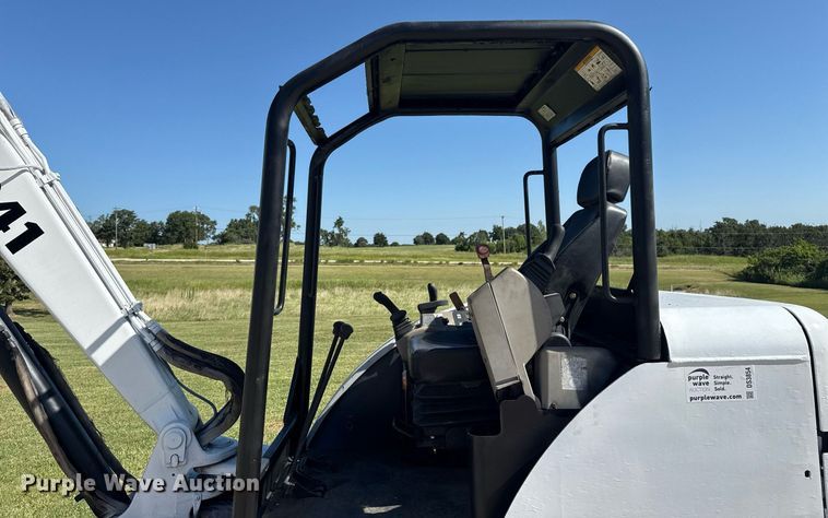 image for item DS3854 2004 Bobcat 341G mini excavator