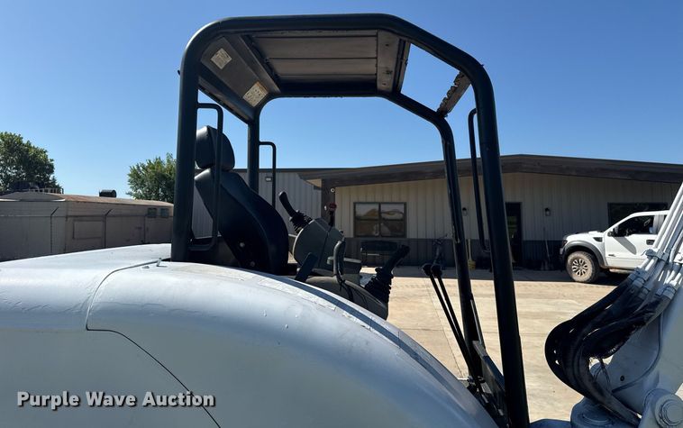 image for item DS3854 2004 Bobcat 341G mini excavator