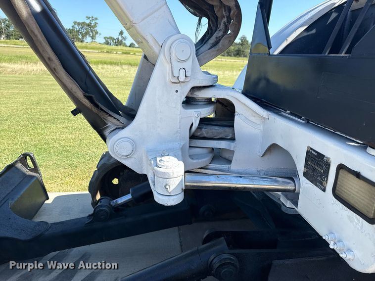 image for item DS3854 2004 Bobcat 341G mini excavator