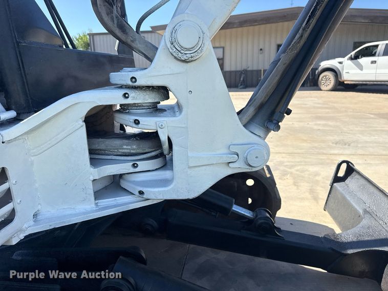 image for item DS3854 2004 Bobcat 341G mini excavator