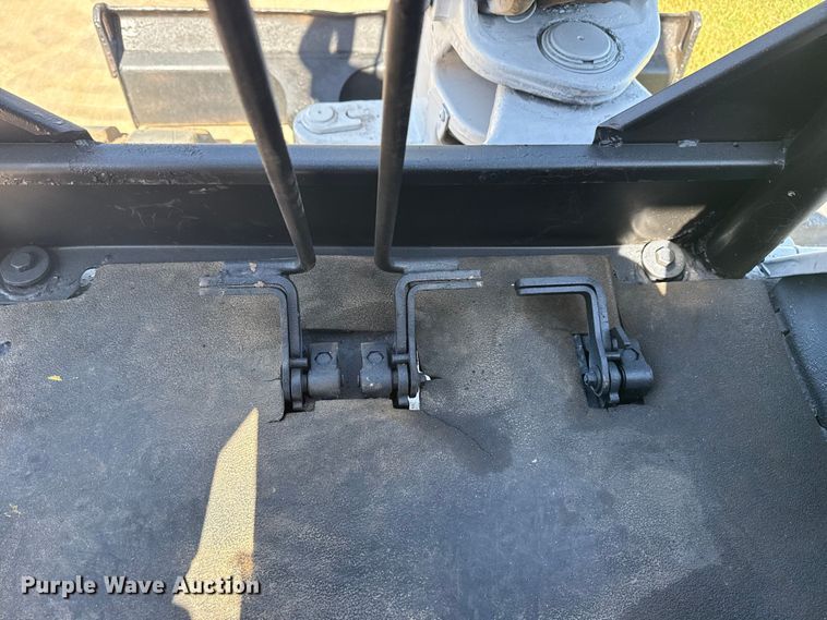 image for item DS3854 2004 Bobcat 341G mini excavator