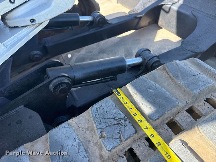 image for item DS3854 2004 Bobcat 341G mini excavator