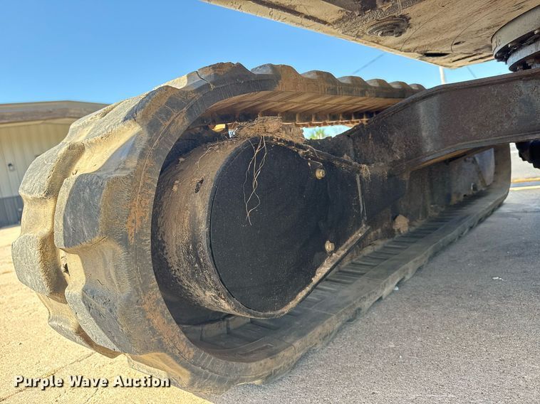 image for item DS3854 2004 Bobcat 341G mini excavator