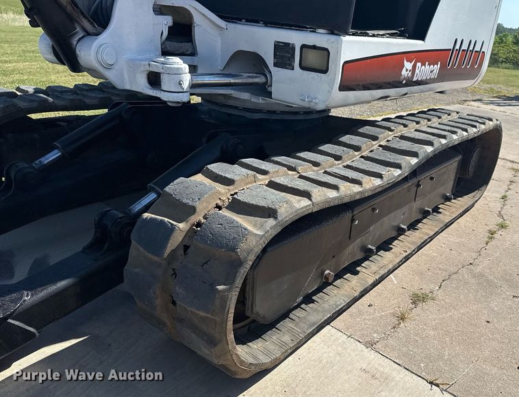 image for item DS3854 2004 Bobcat 341G mini excavator