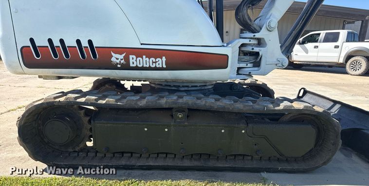 image for item DS3854 2004 Bobcat 341G mini excavator