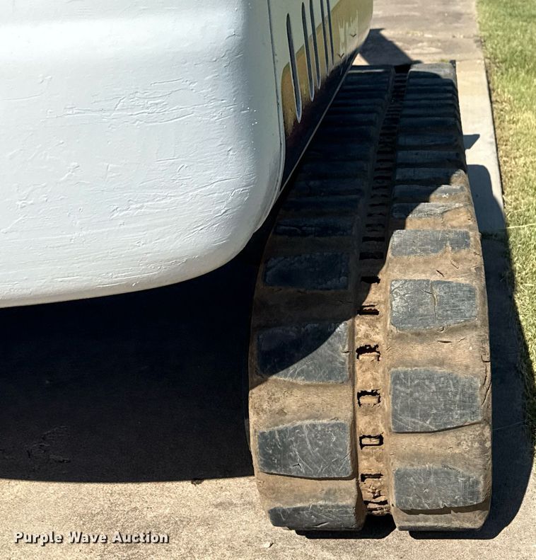 image for item DS3854 2004 Bobcat 341G mini excavator