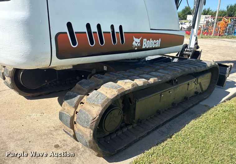 image for item DS3854 2004 Bobcat 341G mini excavator