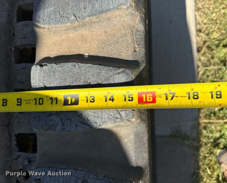 image for item DS3854 2004 Bobcat 341G mini excavator