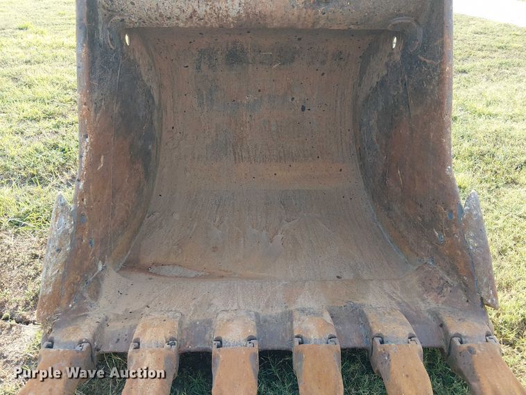 image for item DS3855 2005 Komatsu PC300LC excavator