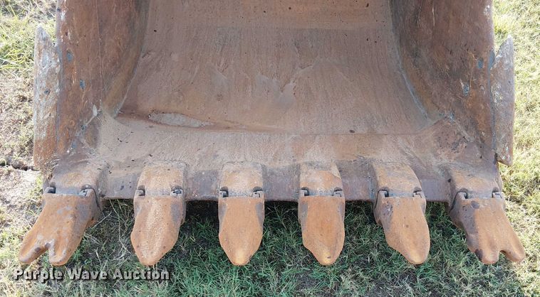 image for item DS3855 2005 Komatsu PC300LC excavator